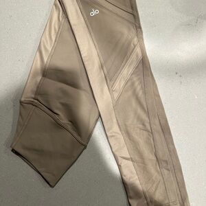 ALO Yoga Sand Leggings